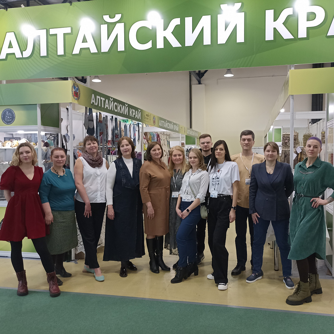 Алтайские ремесленники представили продукцию на всероссийской выставке-ярмарке народных художественных промыслов «ЛАДЬЯ. Весенняя фантазия-2023»
